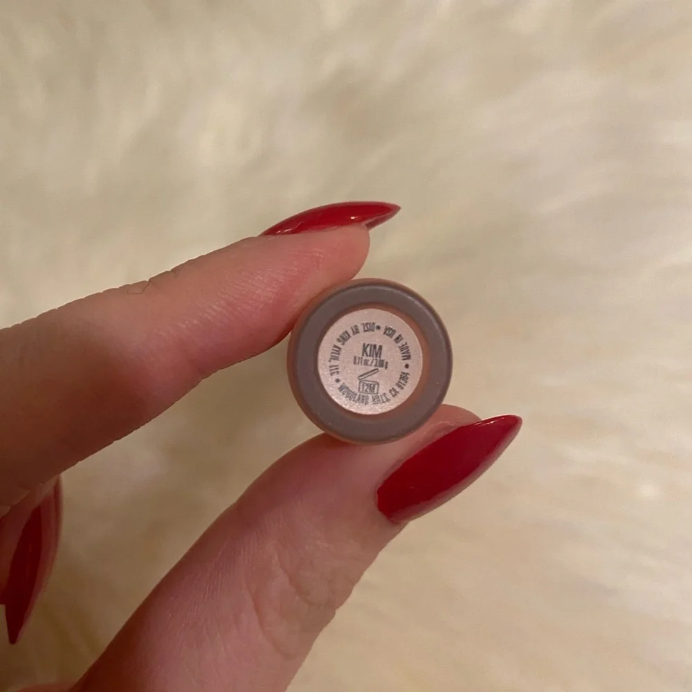 Kylie Cosmetics KKW Liquid Lipstick (Kim) - Picture 2 of 2